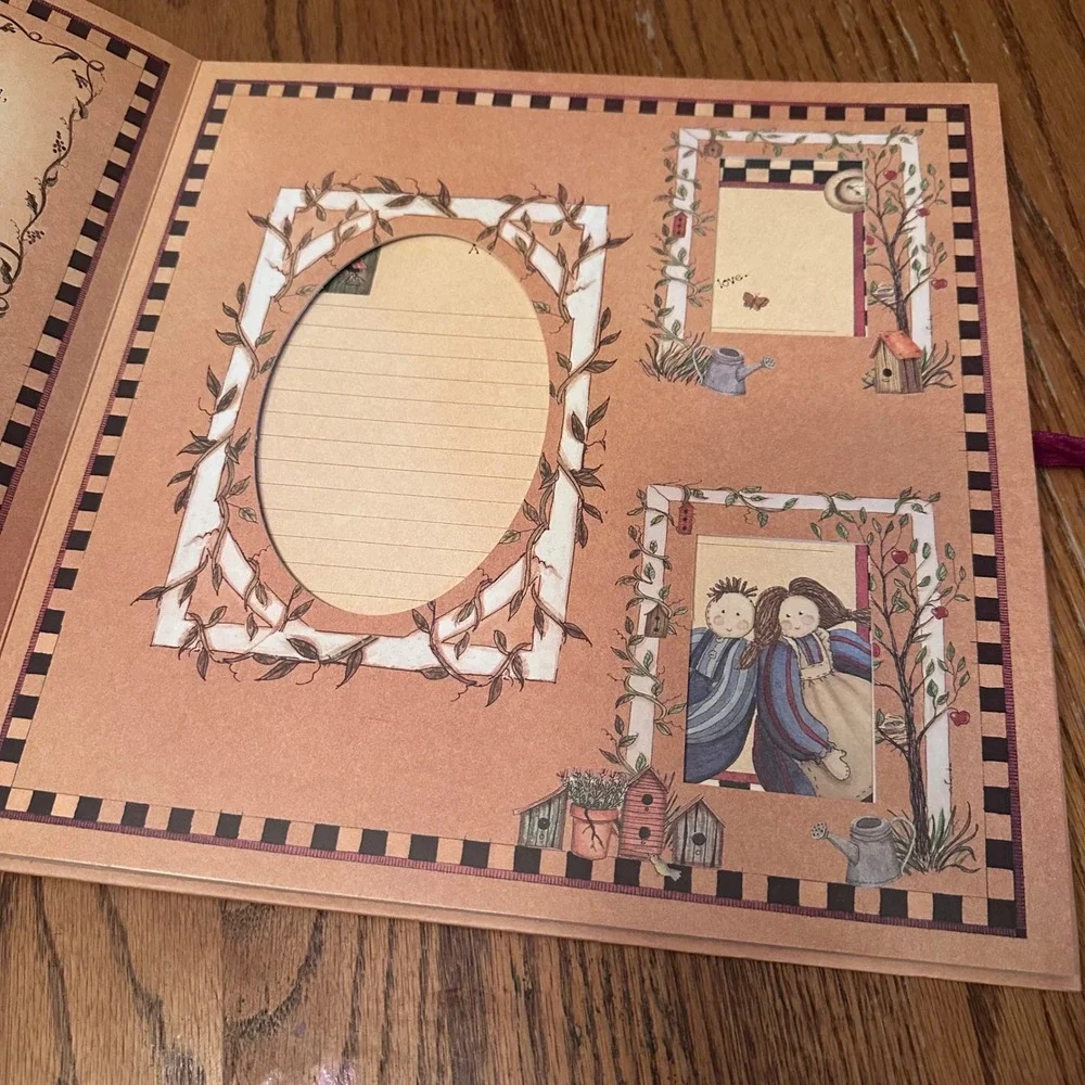 Havoc Publishing Grandchildren Memory Book Linda Spivey Scrapbook Folk Art